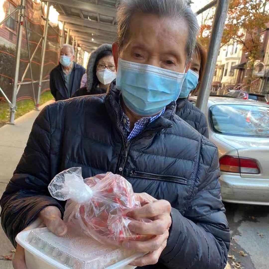 cpc_nyc's tweet photo. CPC and @WtChinatown continue to distribute freshly prepared meals to community members. Thank you to Welcome to Chinatown for donating nearly 18,000 meals since January 2021 while supporting local businesses! #AdvancingourCommUNITY https://t.co/BCvCLw5ToI