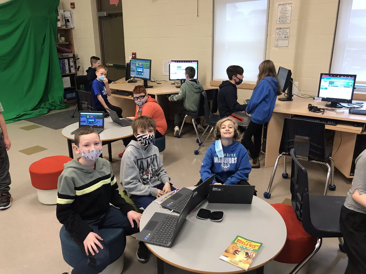 CoachPeteNL's tweet image. Coding the Grinch with @4GreenePES @paradiseelem #HourOfCode @NLESDCA @nltatesic #CodeWithTESIC