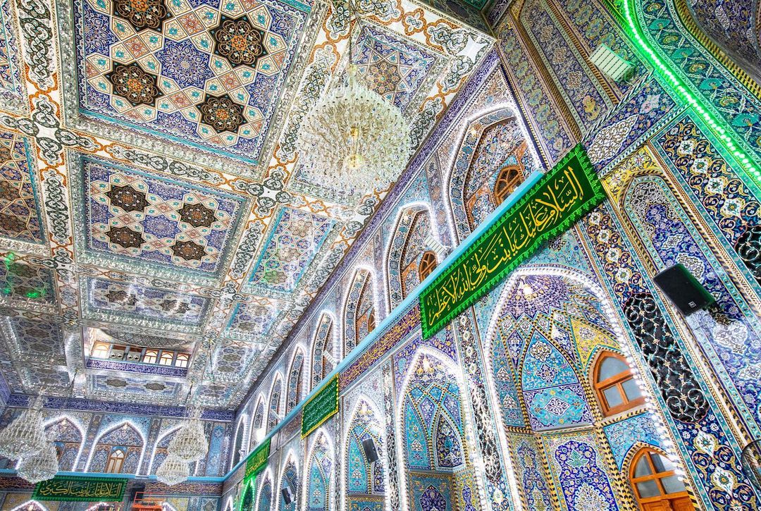 hellfreezeovr's tweet photo. Preparations for the birth anniversary of Lady Zainab س at the Holy Shrine of Imam Hussain ع ❤️ https://t.co/m6kFAUsznL
