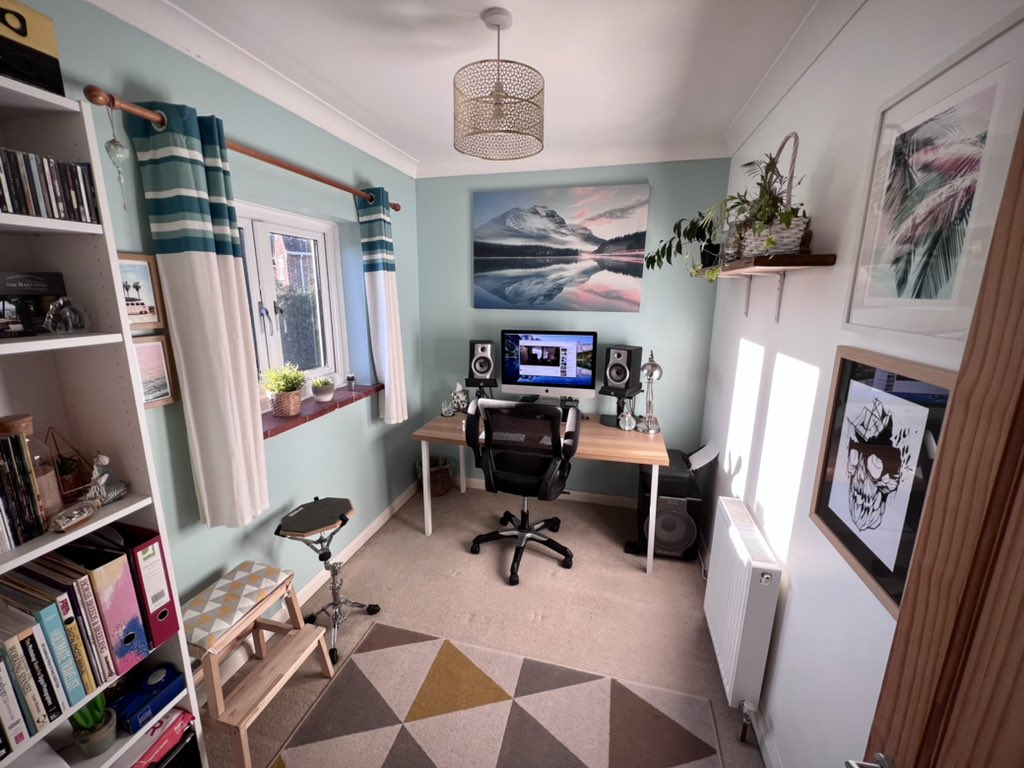 antonroadstudio's tweet photo. Our small yet vibey editing studio - I often edit, mix &amp; master projects in this inspiring space, esp. if I need a bit of peace &amp; quiet or fancy spending time with my dog (who chills downstairs) // #music #studio #production https://t.co/FdGOjMTqpU