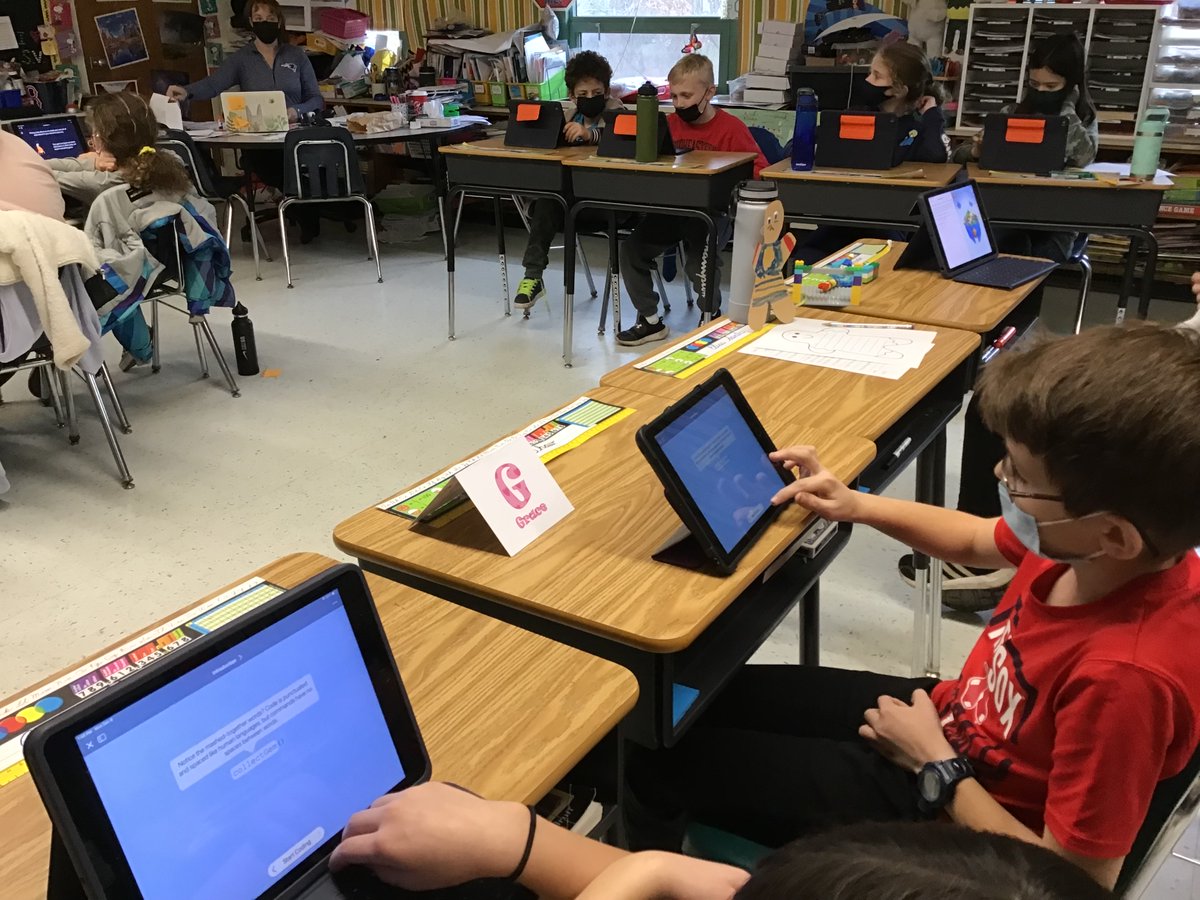 Introduction to Swift Playgrounds with 4th and 5th  grade yesterday for CS EdWeek. #CSedWeek, #HourOfCode