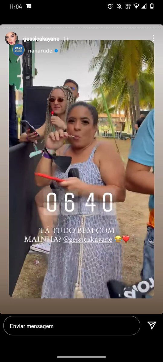 nascieu's tweet photo. a mãe da gkay parece a grande lô https://t.co/jIkeL7hmFm