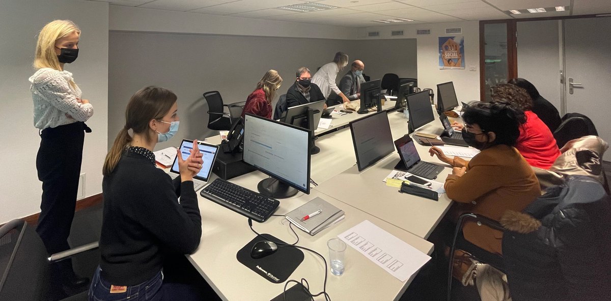 sahlm60's tweet photo. Coup d’envoi de la CALEOL NUMERIQUE de la @sahlm60 ! 
Depuis hier midi, les membres de la #CALEOL @sahlm60 étudient à distance les candidatures pressenties sur les logements à attribuer.
Un véritable gain de temps pour faire vivre une bonne expérience à nos habitants ! https://t.co/V77D6hzv7k