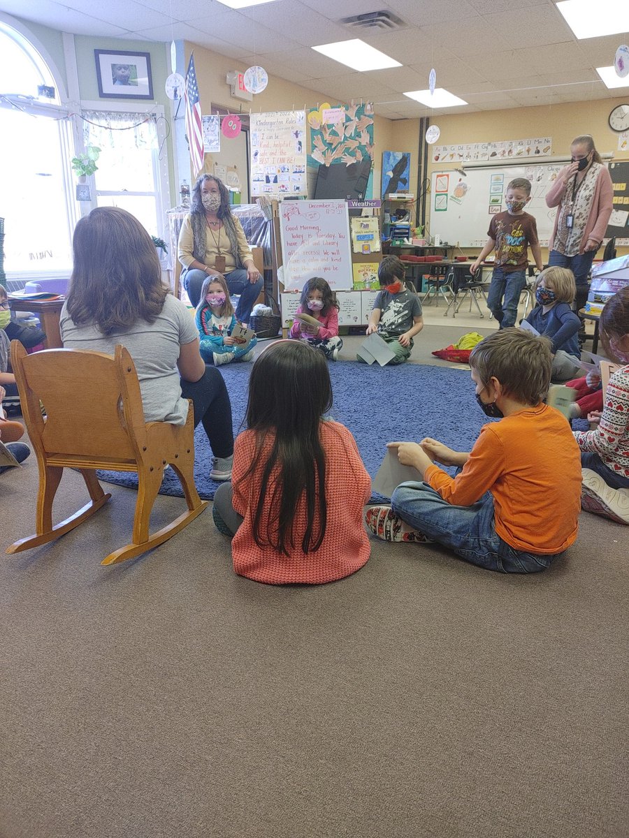 SchoolWolcott's tweet photo. Q,U Queen, qua... Kindergartners working on letter ID and letter sound, https://t.co/YGls0Jd68U