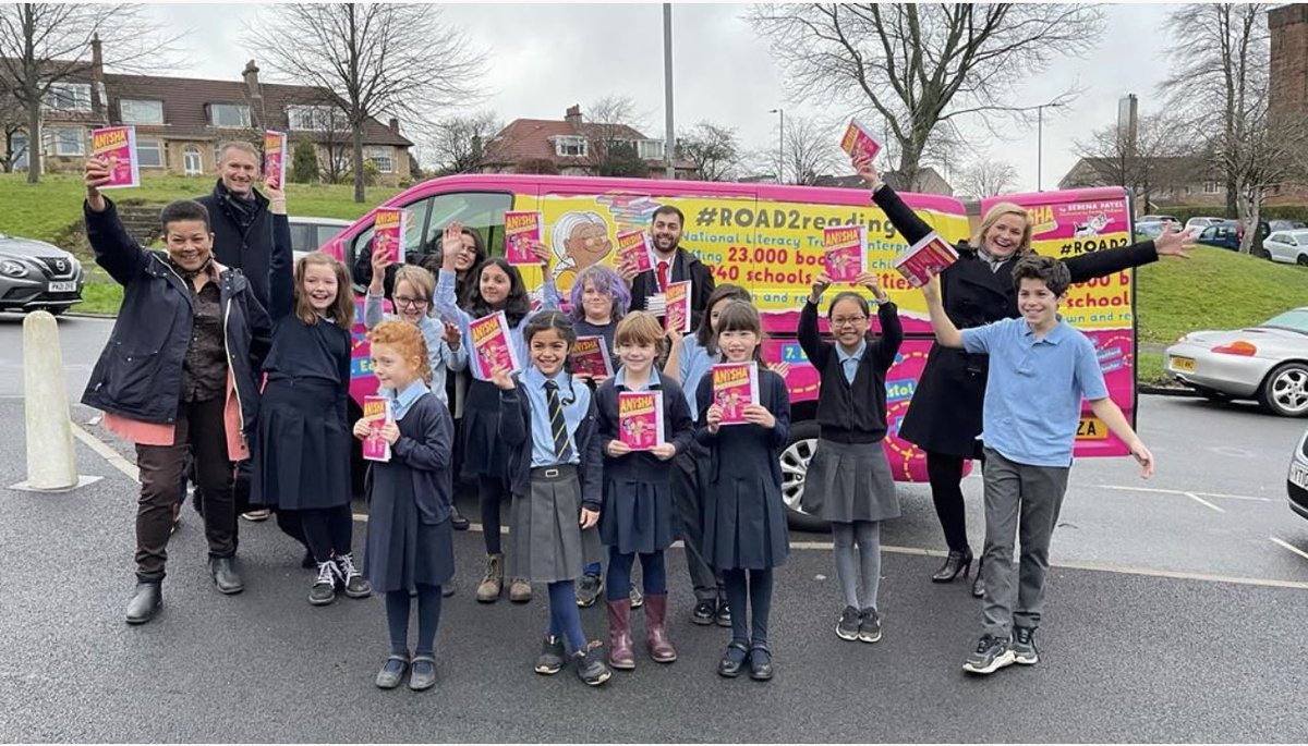 Great to join the #ROAD2reading van again this morning as it made its way to Broomhill Primary School in Glasgow. As you can see, the children had a lot of fun and so did we! So proud of @Enterprise’s #ROADForward partnership with @National Literacy Trust as we deliver the books!