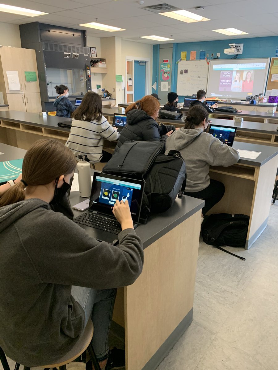 ScienceMercer's tweet image. Today @JuniperRidgeNL  grade 8 students are learning about artificial intelligence &amp;amp; machine learning @NLESDCA @nltatesic #HourofCode2021 @CSEdWeek #csedweek2021