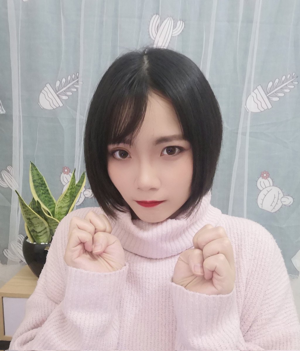 Polaris_Shiki's tweet image. 1日1回投稿!
今日仕事でちょっと疲れました。
年末だな〜仕事がどんどん忙しくなっていくんだ。
ちなみにハノイで忘年会や新年会を企画している企業様はポラリスを呼んで欲しいです。ライブやおどりなどなんでもできるから、お願いしますにゃん〜
#polarisidolgroup #hanoi #shikipolaris