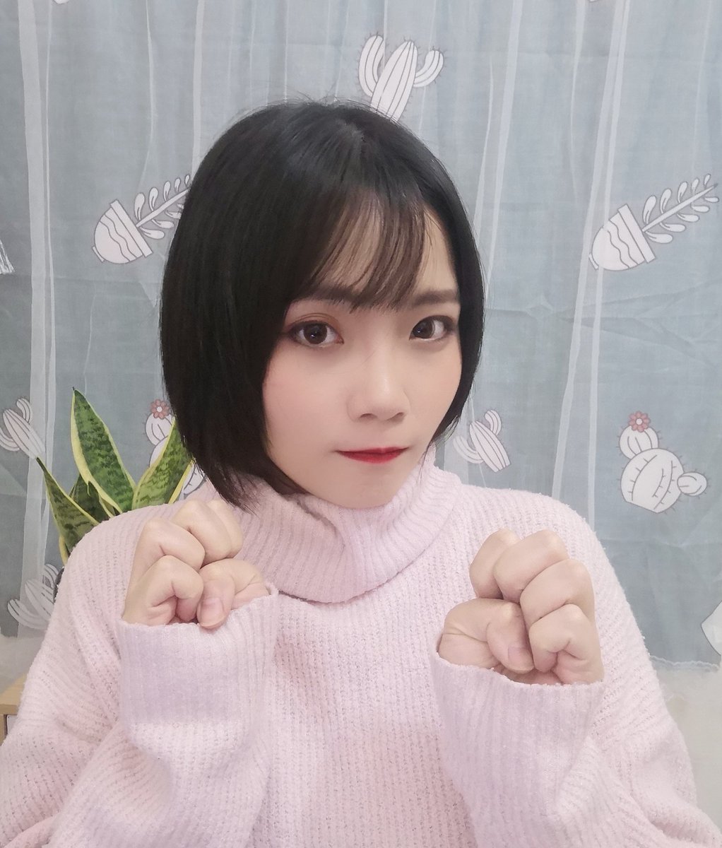 Polaris_Shiki's tweet image. 1日1回投稿!
今日仕事でちょっと疲れました。
年末だな〜仕事がどんどん忙しくなっていくんだ。
ちなみにハノイで忘年会や新年会を企画している企業様はポラリスを呼んで欲しいです。ライブやおどりなどなんでもできるから、お願いしますにゃん〜
#polarisidolgroup #hanoi #shikipolaris