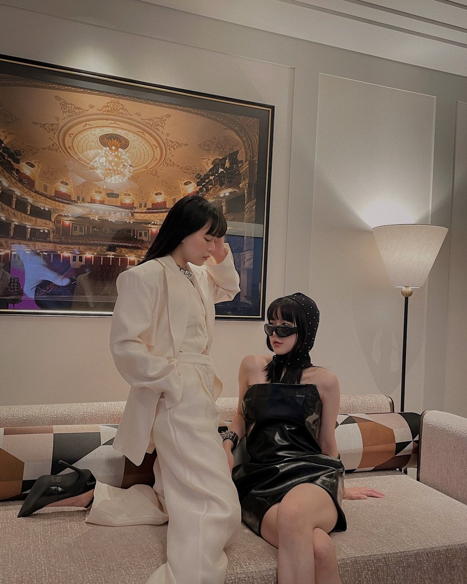 q2han's tweet photo. Duality here though🤦🏻‍♀️ for those who are new here.. they’re same people🤣 https://t.co/vi1OaquBKp https://t.co/PJDA3r5zMu