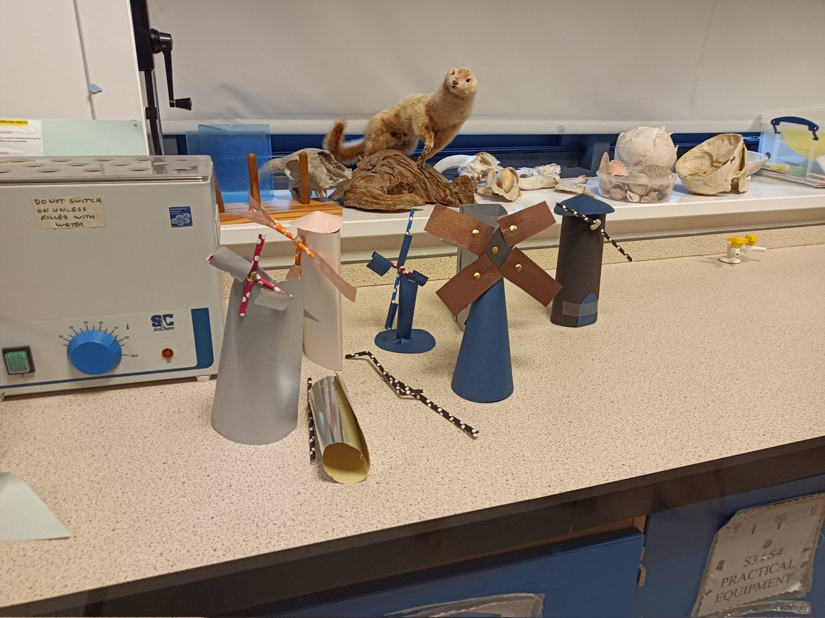 MrsBappoo's tweet photo. S1 Science exploring ways to generate electricity without using fossil fuels by making our own windmills! #GreenEnergy #creative @BxaScience @BanffAcademyBXA https://t.co/acuFyZFIjt