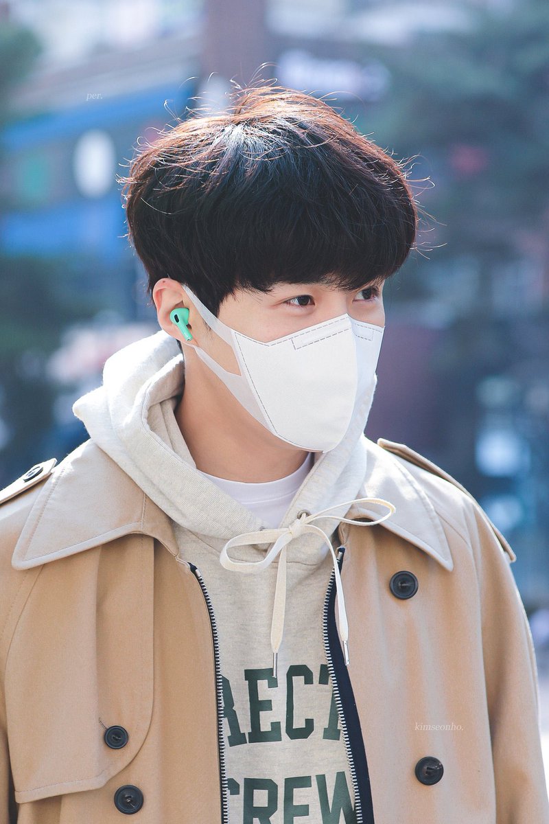 ARMSuobiron's tweet photo. 💙

#KimSeonHo https://t.co/JuPEafVD5y