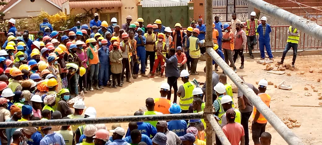 stecoma_rwanda's tweet photo. STECOMA ku bufatanye na REAL CONTRACTOR, iri mu bukangurambaga ku bijyanye n'uburenganzira bw' umukozi: Kwishyurira Abakozi kuri banki, Amasezerano y'akazi n'Ubuzima n'umutekano ku Kazi. https://t.co/MHHpSuKMou