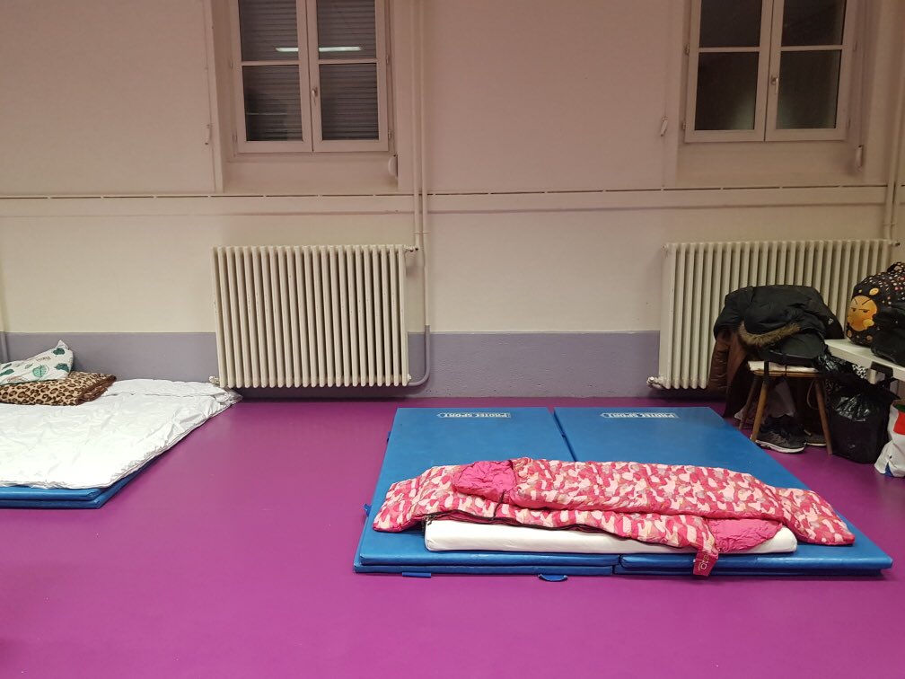 jamaissanstoit's tweet photo. 8️⃣écoles à #Lyon hébergent la nuit2️⃣7️⃣enfants #SDF @SandrineRunel @MissStephLeg 
3️⃣Delorme depuis le 21/10
✅Dru du 8/11 au 3/12
✅Servet du 15/11 au 1/12
2️⃣Hepburn le 18/11
5️⃣Alix le 22/11
4️⃣Veyet le 22/11
3️⃣Masset le 30/11
3️⃣Mazenod le 6/12
5️⃣Charial le 7/12
2️⃣StExupéry le 7/12 https://t.co/fM3ftYNoel