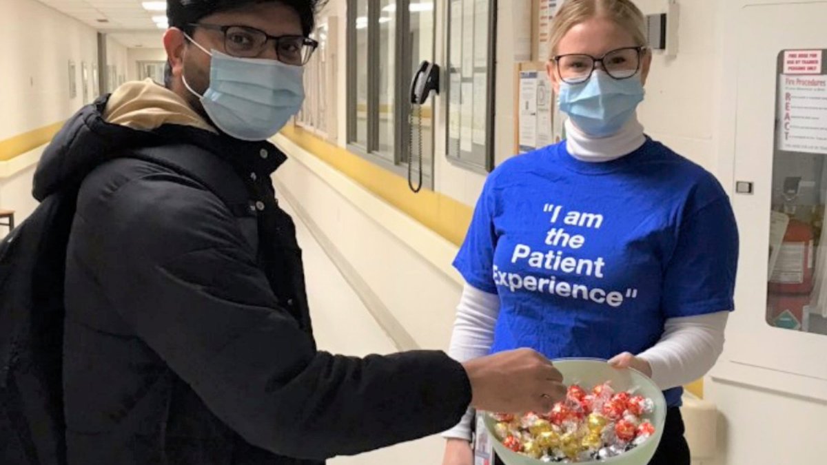 LHSCCanada's tweet photo. The Patient Engagement team and Patient &amp; Family Partners brought a little cheer to health care workers this morning at VH and UH! They showed their appreciation by handing out chocolate at staff entrances to staff and physicians who were starting/ending their day. https://t.co/wE8SlqmxZo