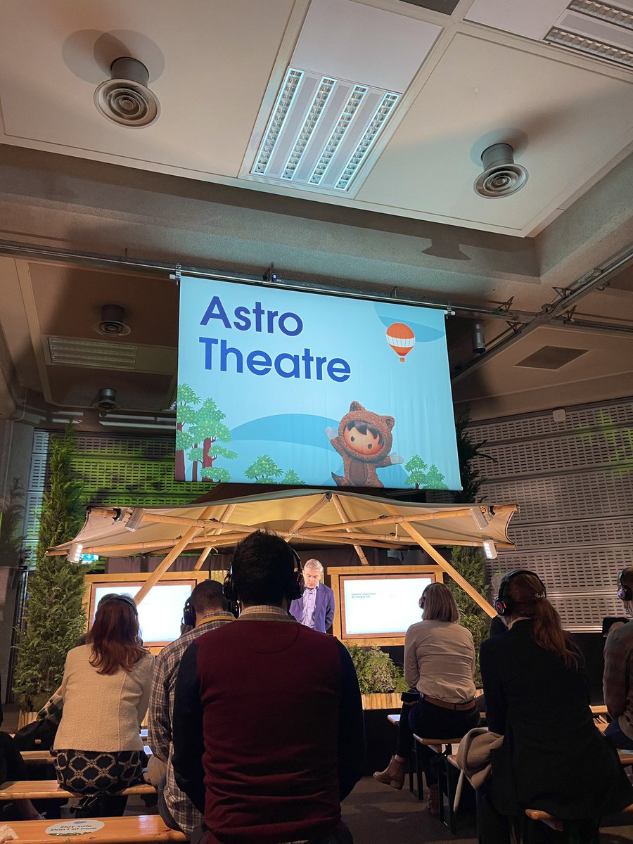 techvalentina's tweet image. What a great day it has been today at #SalesforceInnovationDay event in London ☁️