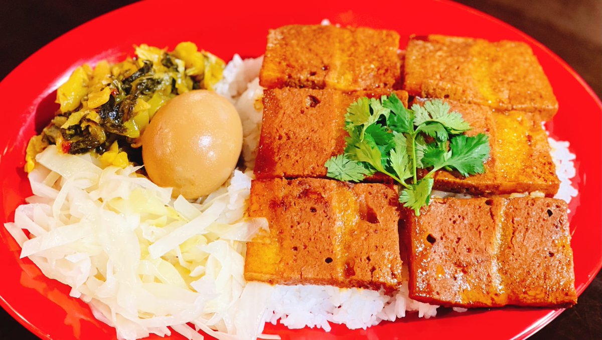 EatEthically111's tweet photo. Did you know? Love Bao Taiwanese Kitchen has joined the #VeryVeggieMovement as a partner. 🌿 Get inspired, and discover the Cary, #NorthCarolina-based eatery specializing in the scrumptious #Taiwanese treat, #GuaBao, for #HealthyTuesday by reading on! https://t.co/vjhri51tOW https://t.co/hjeo0ouNG5