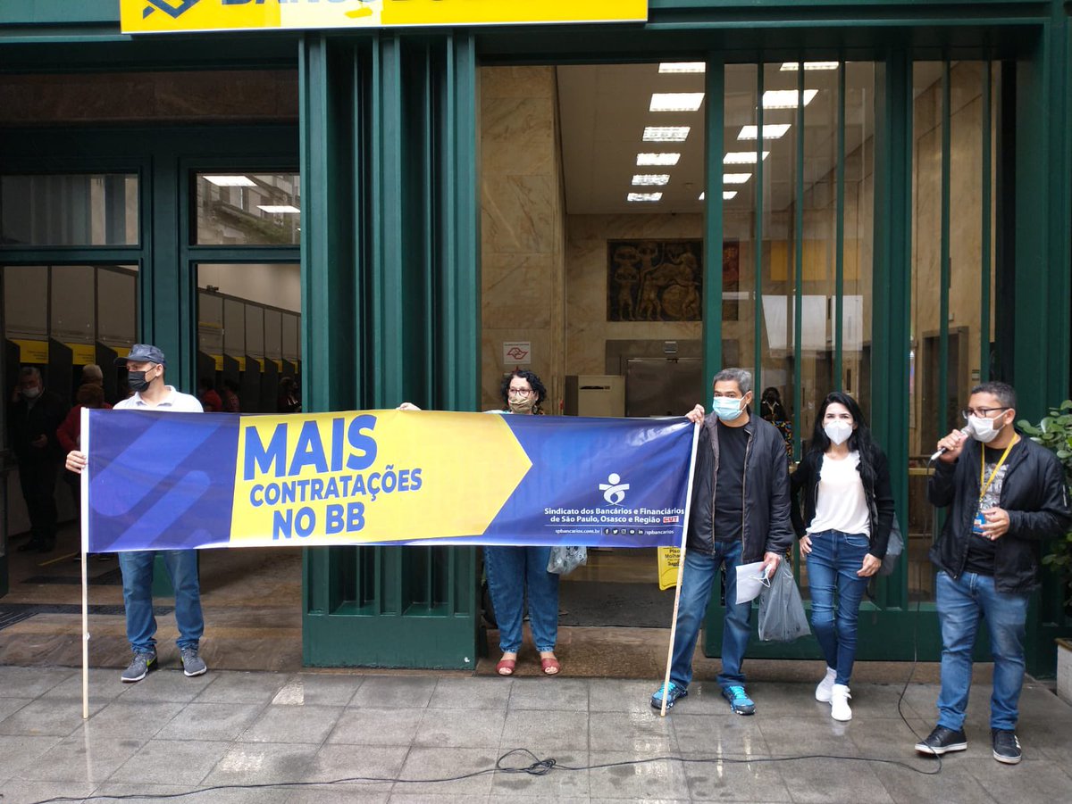 ines_ogando10's tweet photo. Hoje, todos os trabalhadores do @BancodoBrasil e da @Caixa estão procurando por algo que é muito importante na vida deles: Condições dignas de trabalho. Alguém viu? Todos estamos sentindo muita falta. Não conseguimos trabalhar sem. #ProcuramosNoBBeCaixa https://t.co/YH1dQjvlZF