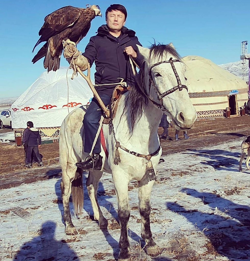 dimash_official's tweet photo. Ағатай,туған күніңмен!Барлық тілектерің орындалып,Света апа екеуің 100 ден асып кетіңдер.Әлемдегі бар бақытты тілеймін.✊✊✊ @AitbayevKanat https://t.co/WZ0w1tuErs