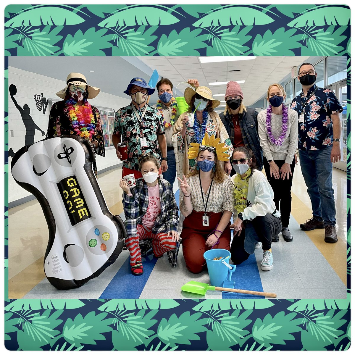 HairstonTeaches's tweet image. Day 2 of Spirit Week! We’re outta here 🚘✈️ 
What’s vacation mean to you?🏖☕️🪵
#KeepPalmAndCarryOn 🕶