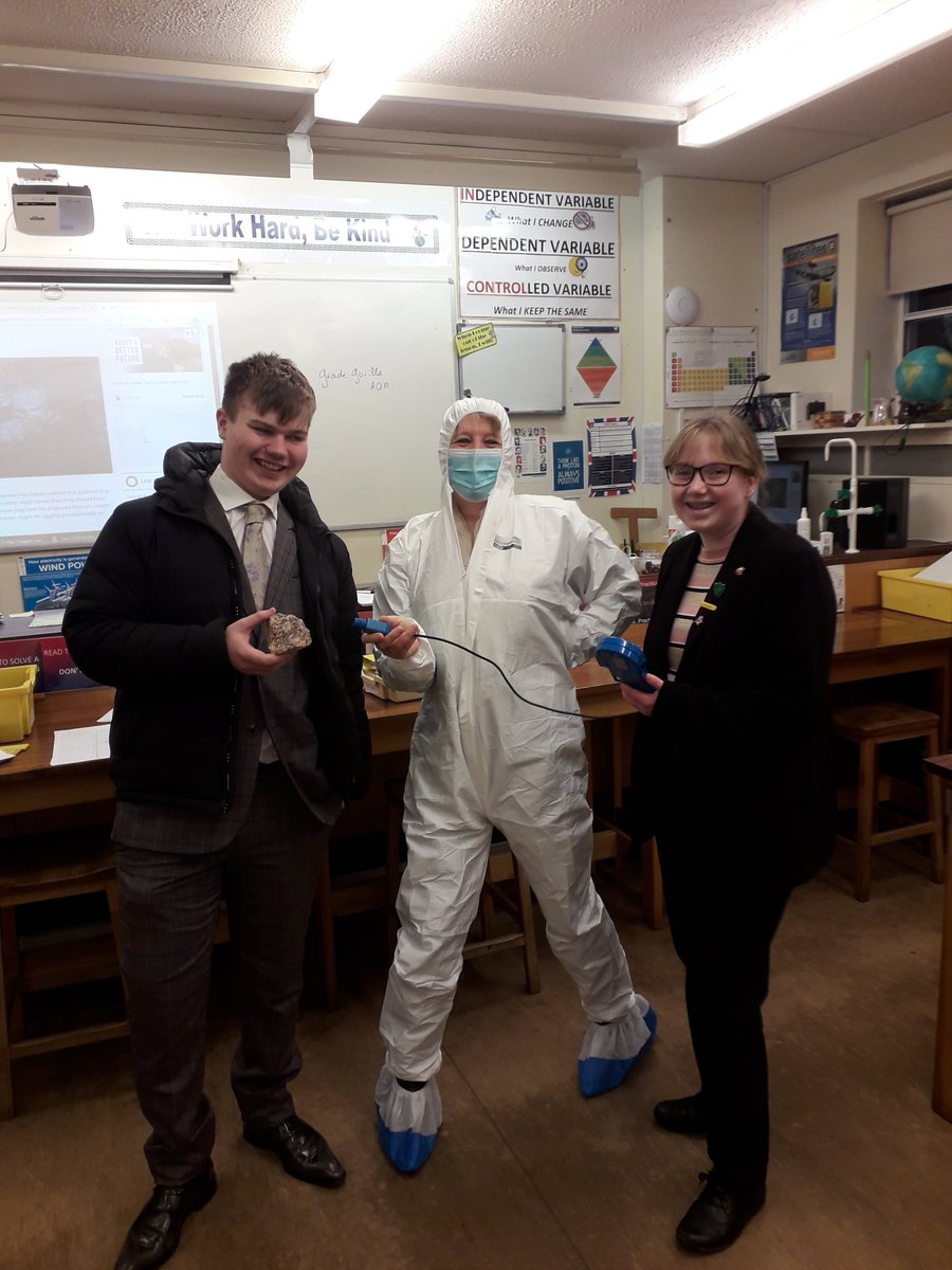 FulneckScience's tweet photo. @ogdentrust @BoulbyLab @STFC_Matters So excited to share the knowledge gained in the fabulous event @ogdentrust @BoulbyLab @STFC_Matters with students. Cutting edge Physics research , amazing CPD as usual with @ogdentrust . Thanks https://t.co/ZWZoYJYadx