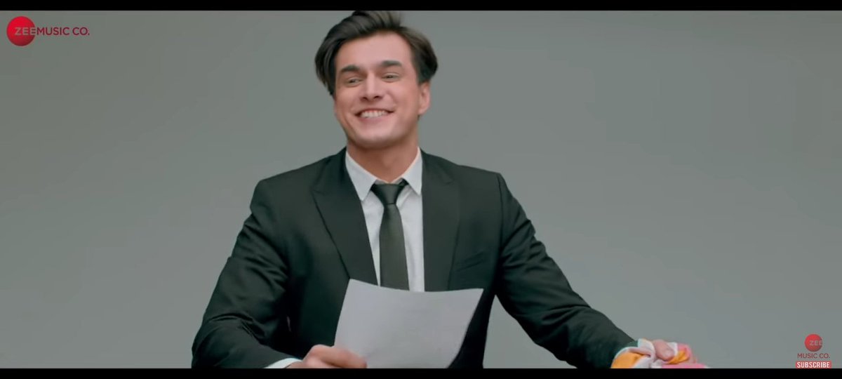 Hina44643255's tweet photo. That's innocency on his face and his million dollar smile.
MASHA ALLAH!
@momo_mohsin love your performance handsome khan. 
NAINON FT MOHSIN KHAN
#NainonKaYeRonaJaayeNa https://t.co/dufwnqnw57