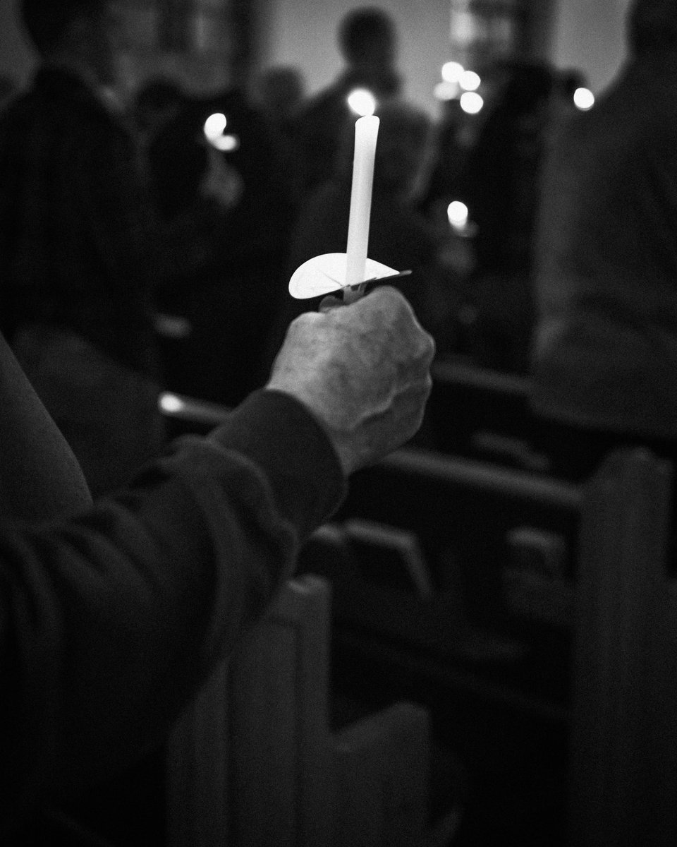 fbcolivehill's tweet photo. “I have come into the world as light, so that whoever believes in me may not remain in darkness” (John 12:46).

Candlelight Service on Christmas Eve @ 5:00 p.m. https://t.co/uT2nSlRh19