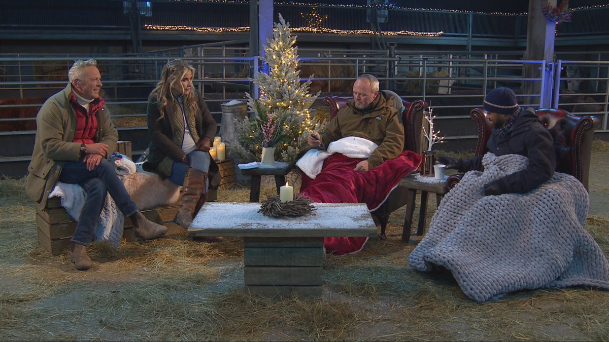 JB
<a href="/HotelChocolat/">Hotel Chocolat</a>  The Velvetiser
@melacomfort  Chunky Knit Velvet Weighted Blanket

Rob
@HoMedics_UK  Gel Back and Shoulder Massager
#WinterOnTheFarmLive