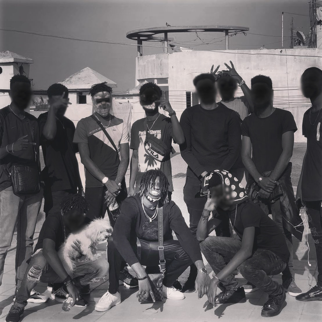 MelvinTrix241's tweet photo. La violence, la drogue, la rébellion contre tout types d'autorité. voila les valeurs que je prônais sans m'en rendre compte.
Pour moi j'avais tous simplement raison, le monde était méchant et il fallait lui répondre par la méchanceté au risque de paraitre faible. https://t.co/q6wZkXOhX4