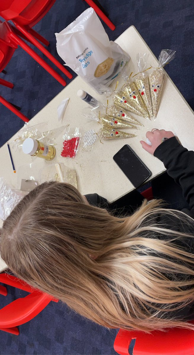 support_lhs's tweet image. Harley from Miss Barr’s class working hard on our festive enterprise project!