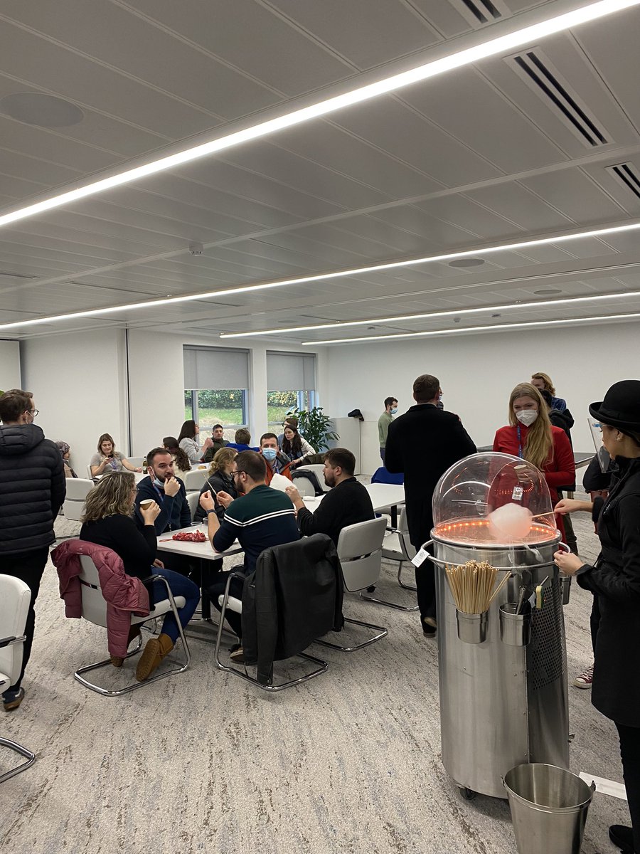 oxford_park's tweet photo. Great to host the @oxfordbiomedica welcome event today in the #OxfordWorks @oxfordbusinesspark, we pulled out all the stops to show our appreciation for all their hard work during the pandemic #CovidVaccine #ScienceTechInnovation #OxfordsKnowledgeQuarter https://t.co/vuKjt8TKbK