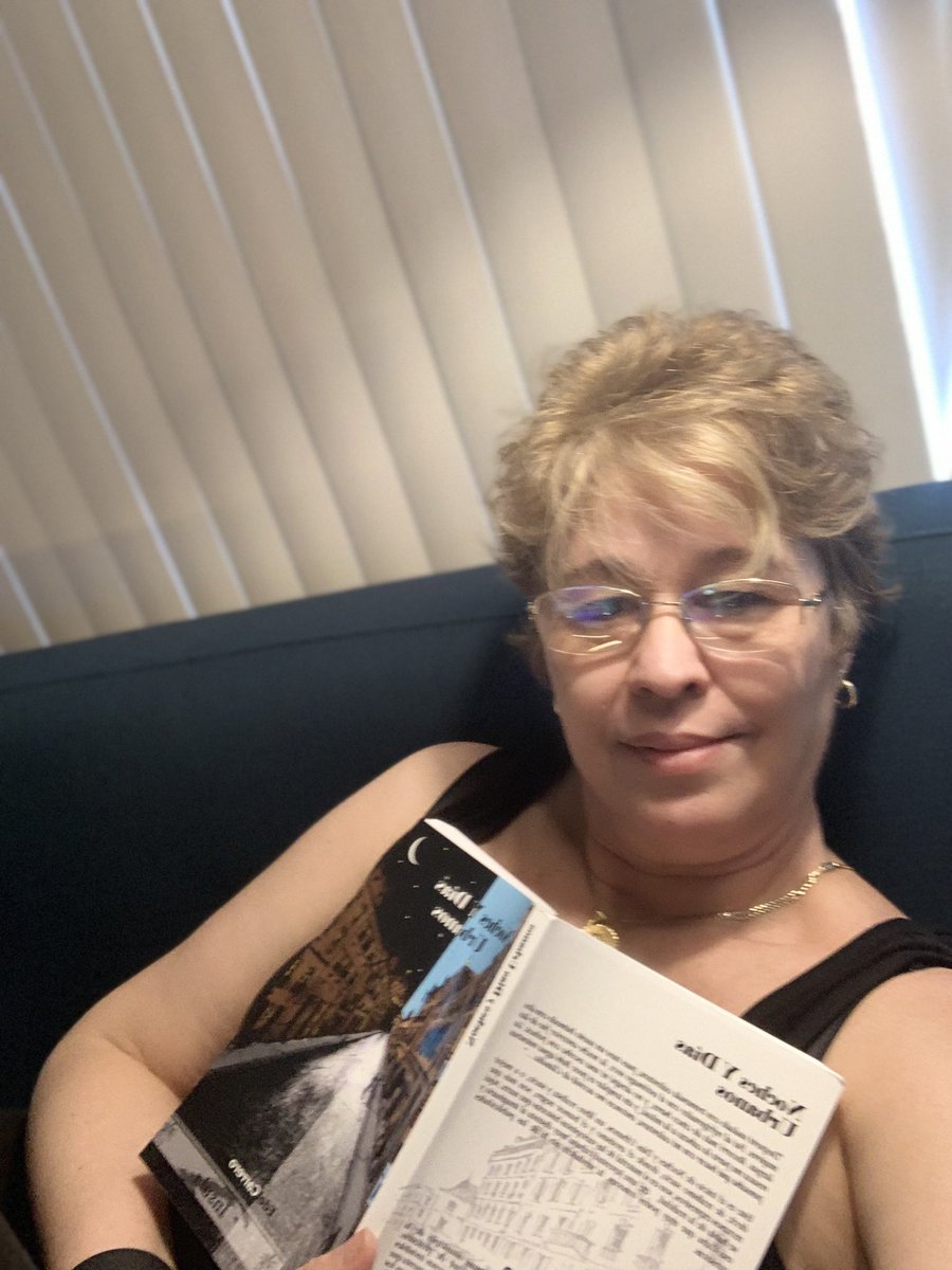 CarreroEdel's tweet photo. Otra amiga que obtiene mi libro, otra persona que desde el exilio se acerca a las calles de Cuba y ve la realidad cubana no la publicidad turística.
#nochesydíasurbanos
#cubanwriter
#book
#realcuba
#PatriaYVida
#LibertadParaLosPresosPoliticos
#EnCubaHayUnaDictadura https://t.co/GEgeKvpBpc