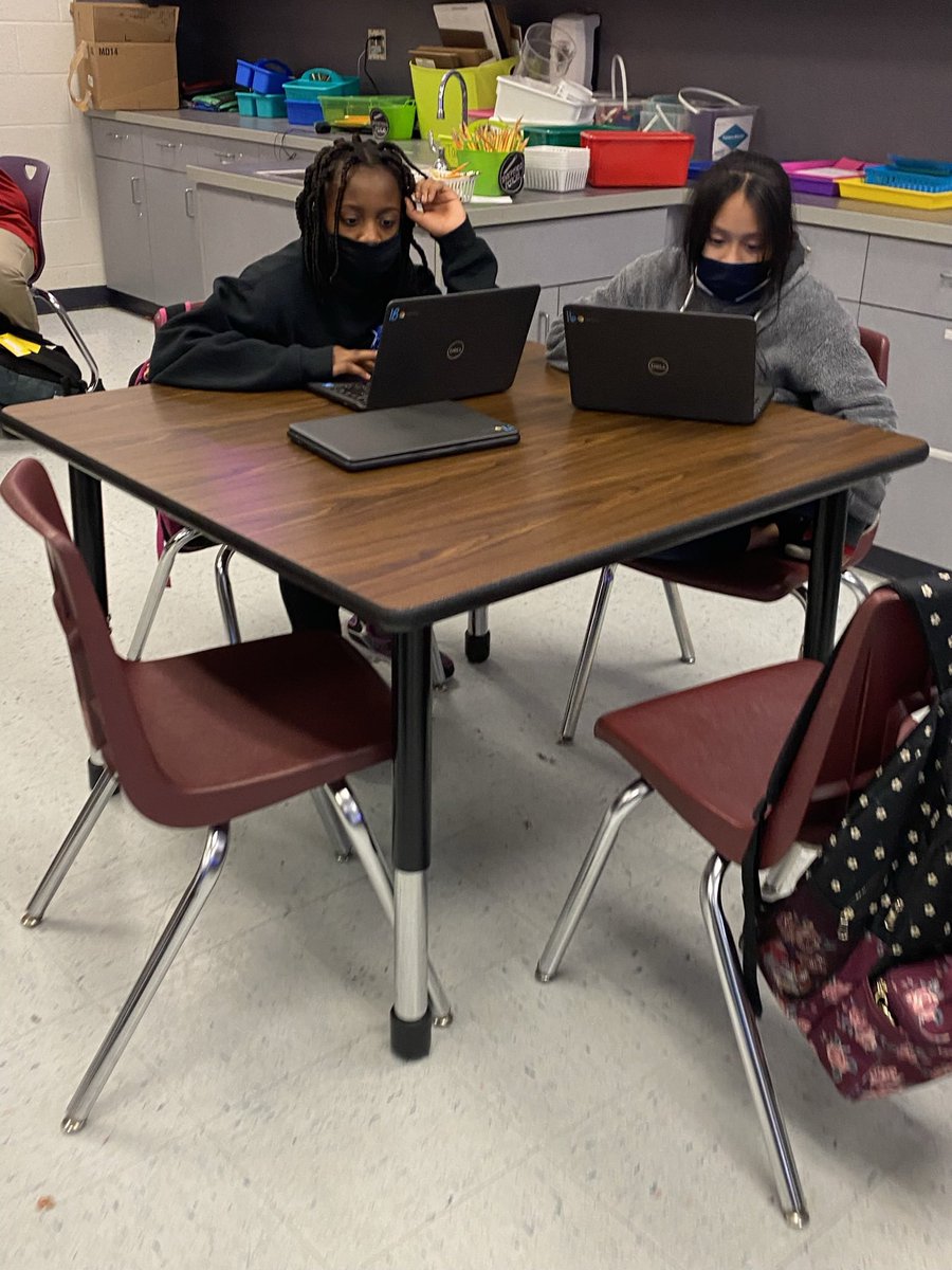 MrsSheehan219's tweet image. Shelby Sharks are rocking their #HourofCode2021! They are making some awesome dance parties. They love the #JCPSDigIn activity provided. Working collaborating and growing their coding skills. So proud of our sharks. @kreceveur @ShelbyJCPS @codeorg