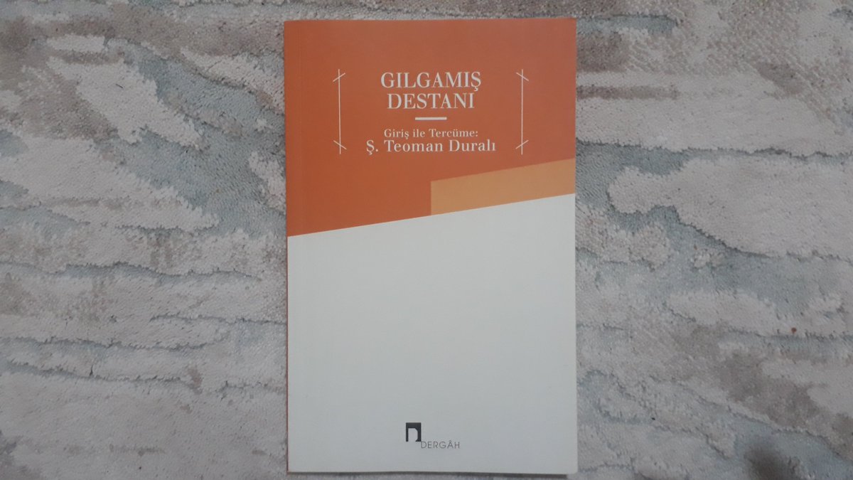 Merhum Teoman Duralı hoca, bu destan için Uruk hükümdarı Gılgamış'ın halkının yararına devlere (kötülüklere) ve ölümsüzlüğe verdiği çetin mücadelenin adıdır diyor. Gılgamış Destanı'nı Teoman Duralı hocanın güzel tercümesinden okumuştum.Mekanı cennet olsun
#TeomanDurali <a href="/DergahYay/">Dergâh Yayınları</a>