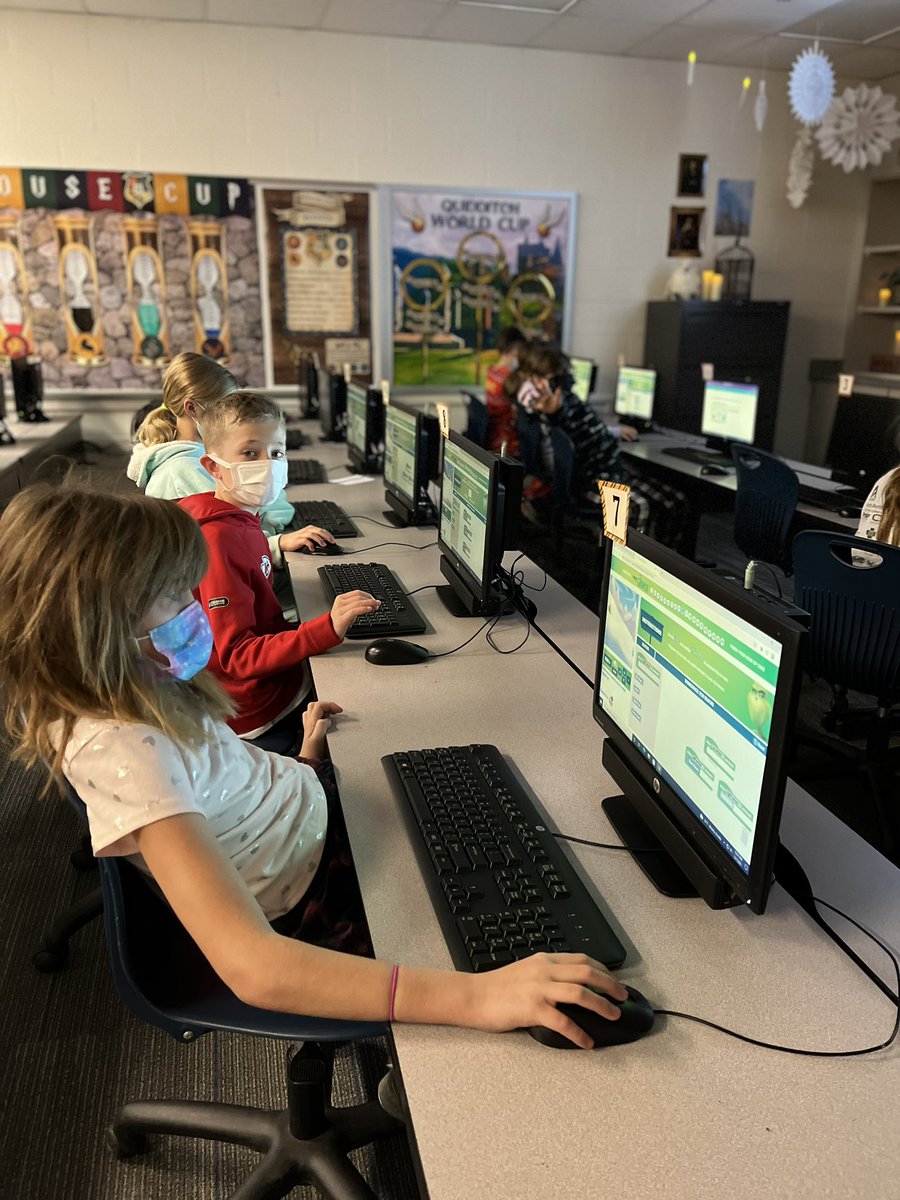 ComputersMp's tweet photo. #HourOfCode is in full swing this week here at MP and around the world! Ask your 3rd-5th grade students this week about Grace Hopper! @MPTimberwolves @ClaOlathe #CSEdWeek #OPSMomentsThatMatter https://t.co/REdZfeQx4X
