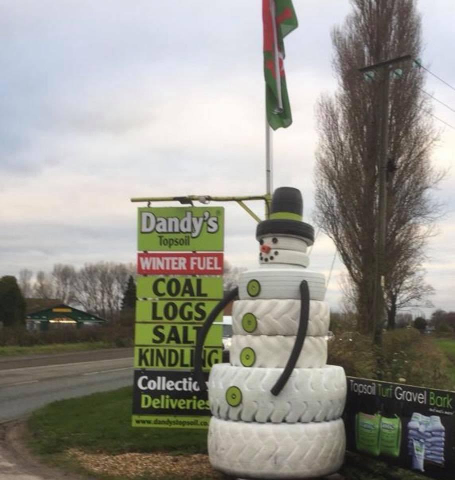 AdamDandy's tweet photo. The Snowman at https://t.co/mtjgq1A5zq https://t.co/ygR1B4DNIE