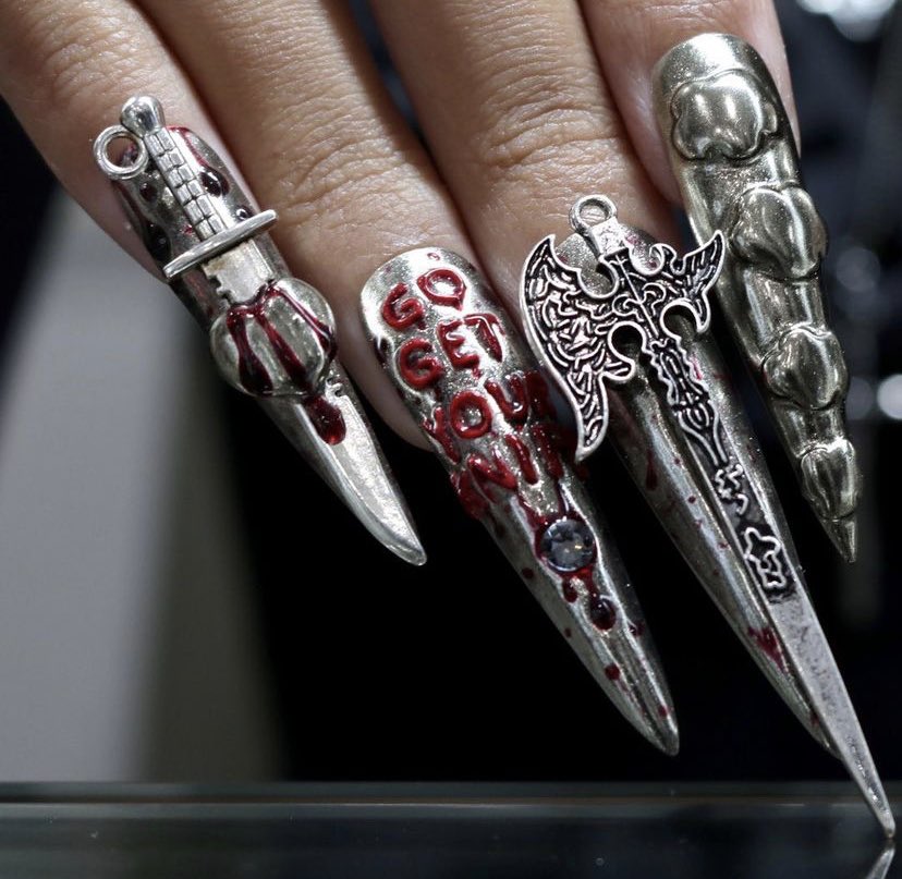 gobIinarchive's tweet photo. "knife party" by sculptedbysariyha on ig https://t.co/wjAAAu2dPb