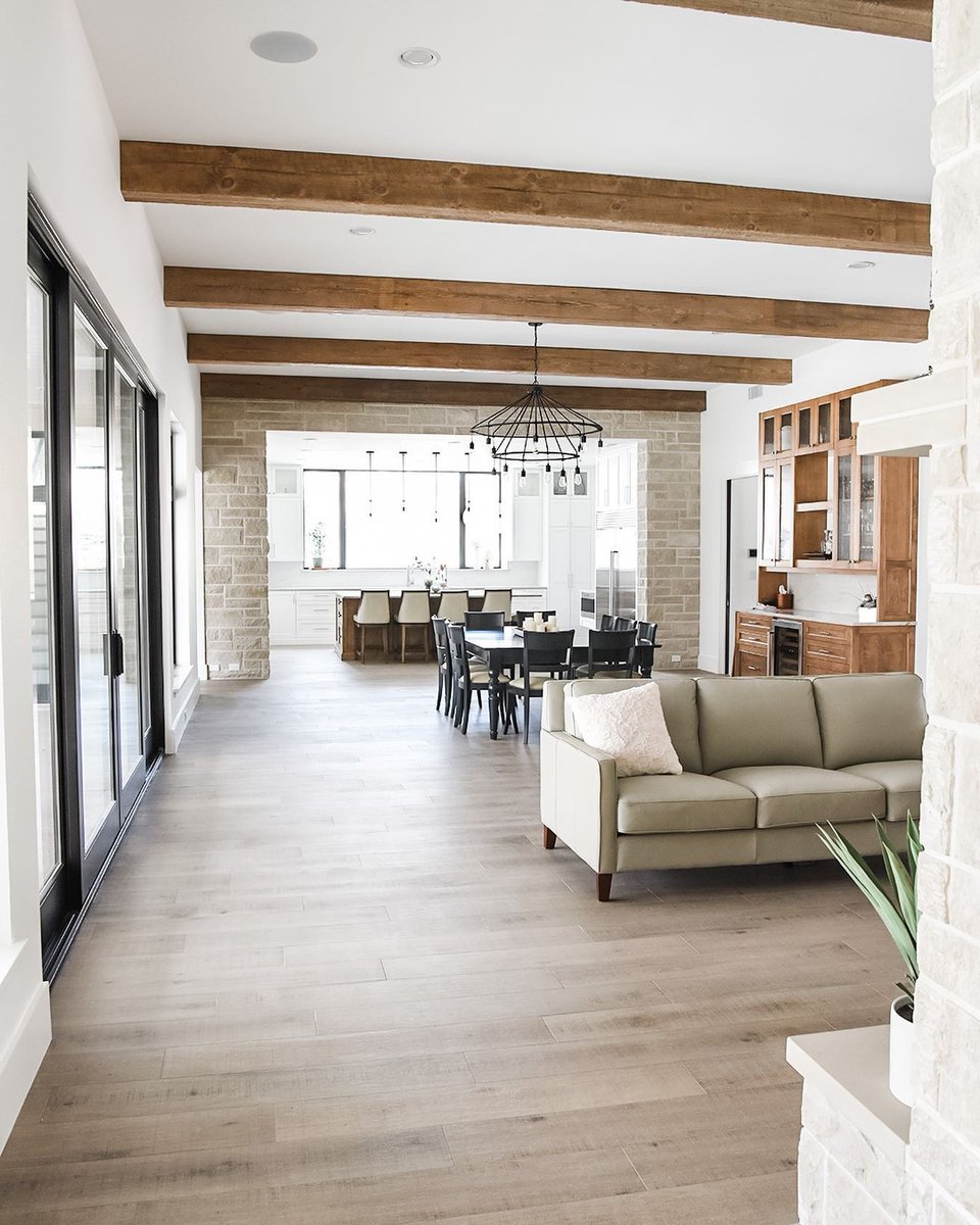 Marazzi_USA's tweet image. No matter the space, Chateau Reserve is a tile that can withstand even the most playful of families. Click the link to view Chateau Reserve's details: marazziusa.info/d358dc

📷: Instagram user fivehearthome_living featuring Chateau Reserve in Hickory Grove