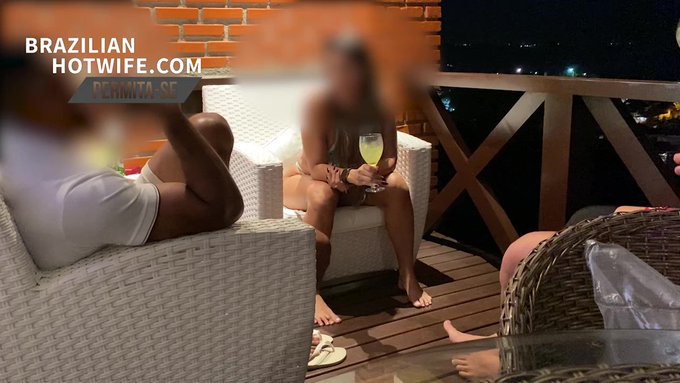 GOSTAMOS DO SOLTEIRO E CONVIDAMOS ELE PARA BEBER BONS DRINKS EM NOSSO QUARTO DE HOTEL 😈🔥  Acho que meu<a href="/tag/blackfriday"class="tags"><span>#blackfriday</span></a>
