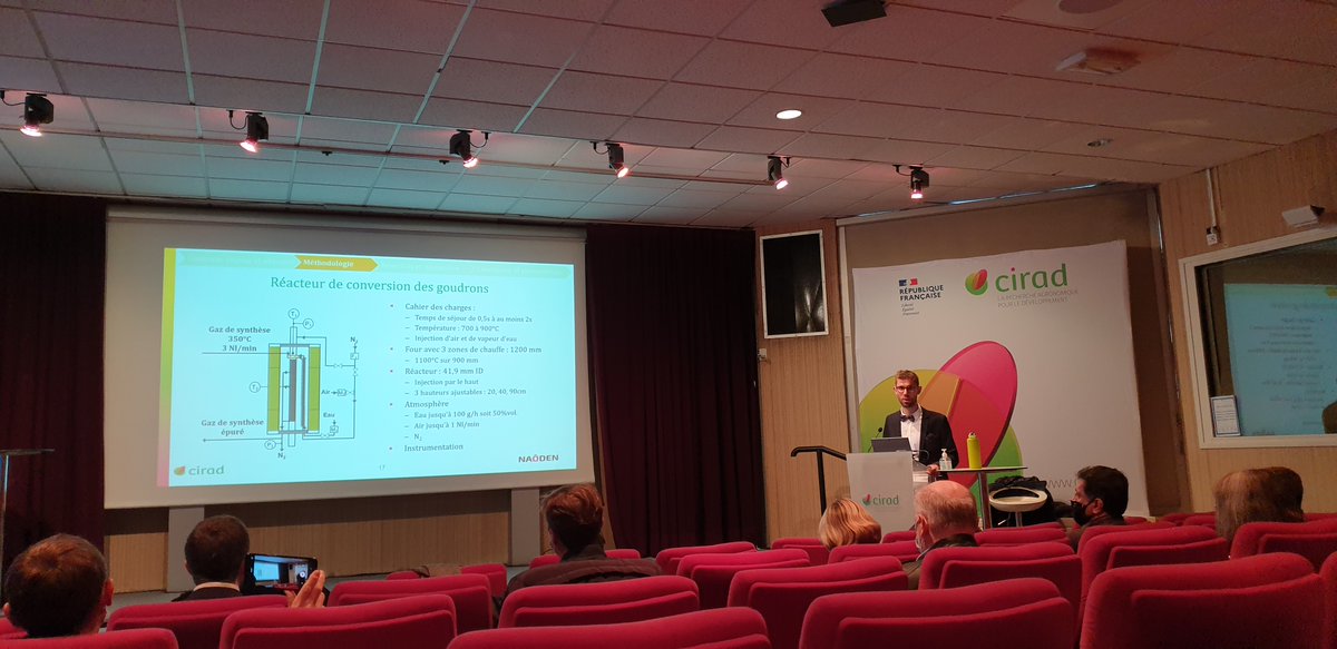 biowooeb's tweet photo. 🎓Bravo à @Valhuchon qui a soutenu sa thèse le 30/11/2021, menée en partenariat avec le constructeur de gazéifieur @NaodenEnergies , et qui visait à étudier et à quantifier l'efficacité d'un lit de charbon sur le craquage d'un gaz de synthèse industriel 🔥
https://t.co/NxGzRrGTWl https://t.co/K3xaZ2RbXV