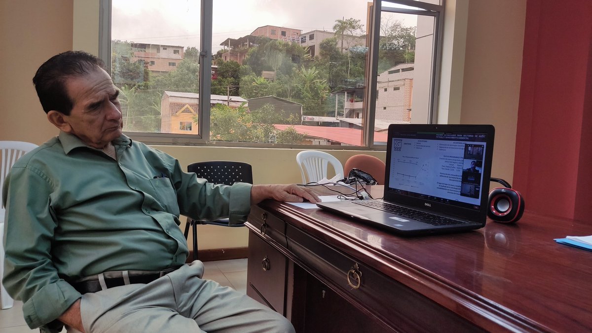 GadPalanda's tweet photo. #ReunionAME | Segundo Mejía participa a través de una reunión virtual, con el gerente del @BDEcuadorBP, @FabianCarrilloJ, equipo técnico y los alcaldes del #Ecuador; para definir la metodología para acceder a este créditos
@AMEcuador https://t.co/u1Lu6McIQs