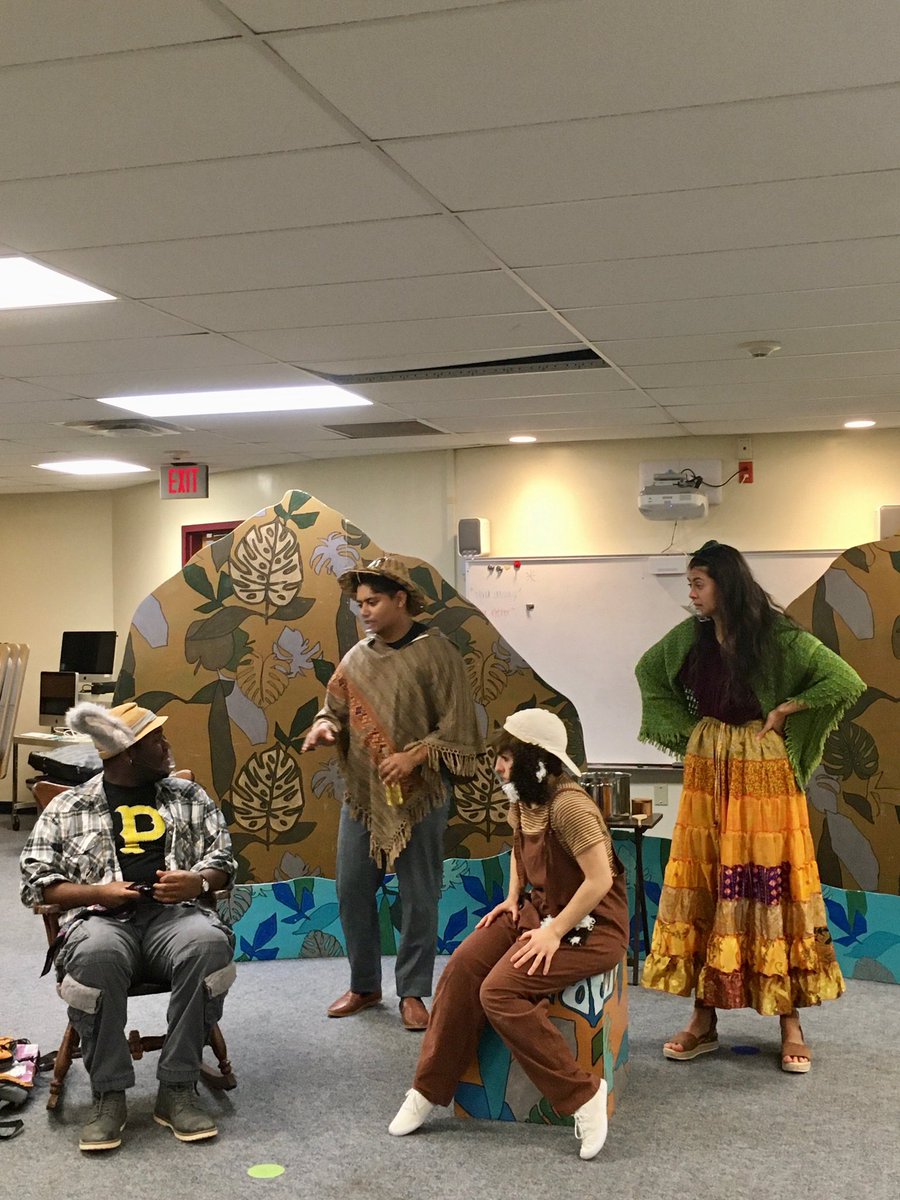 MrKilian_SRE's tweet image. Another great REV Theater performance at SRE. 3rd graders loved “For Carmen in San Sebastián.”  #srecommunity #revtheater