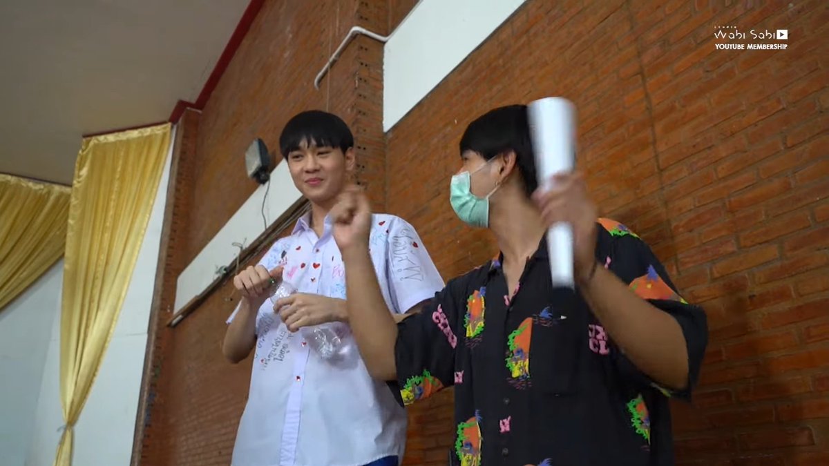 CSCSPP's tweet photo. "นี่คือการถ่ายทำ นี่คือการแสดง เราต้องทำให้ได้ทุกอย่างคับ ตีกลองไม่เป็นก็ต้องตีเป็นคับ เล่นเบสไม่เป็นก็ต้องเป็นเลย จำคอร์ดอะไรไม่ได้ ก็ต้องได้เลย"
เก่งกันมากๆนะ ทั้งคนเล่น คนสอน คนลุ้น 👏
#7projectBTS https://t.co/yZLBedEINI