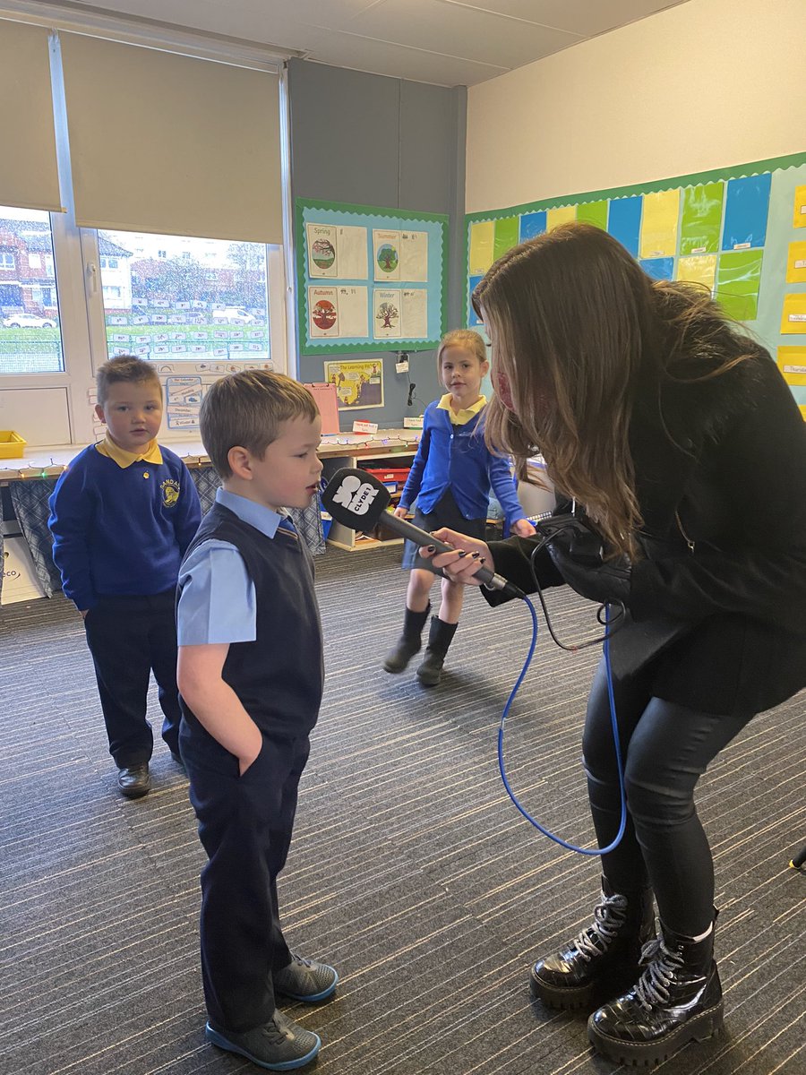 sandaigprimary's tweet photo. Thank you to the lovely Amber @1025Clyde1 who came to Sandaig to record Primary 1 today.  We will be singing the Clyde 1 Christmas song on air on Tuesday 14th December on Bowie at Breakfast @GBXANTHEMS 💙💛 #welldoneP1 https://t.co/FHMkCg5SMr