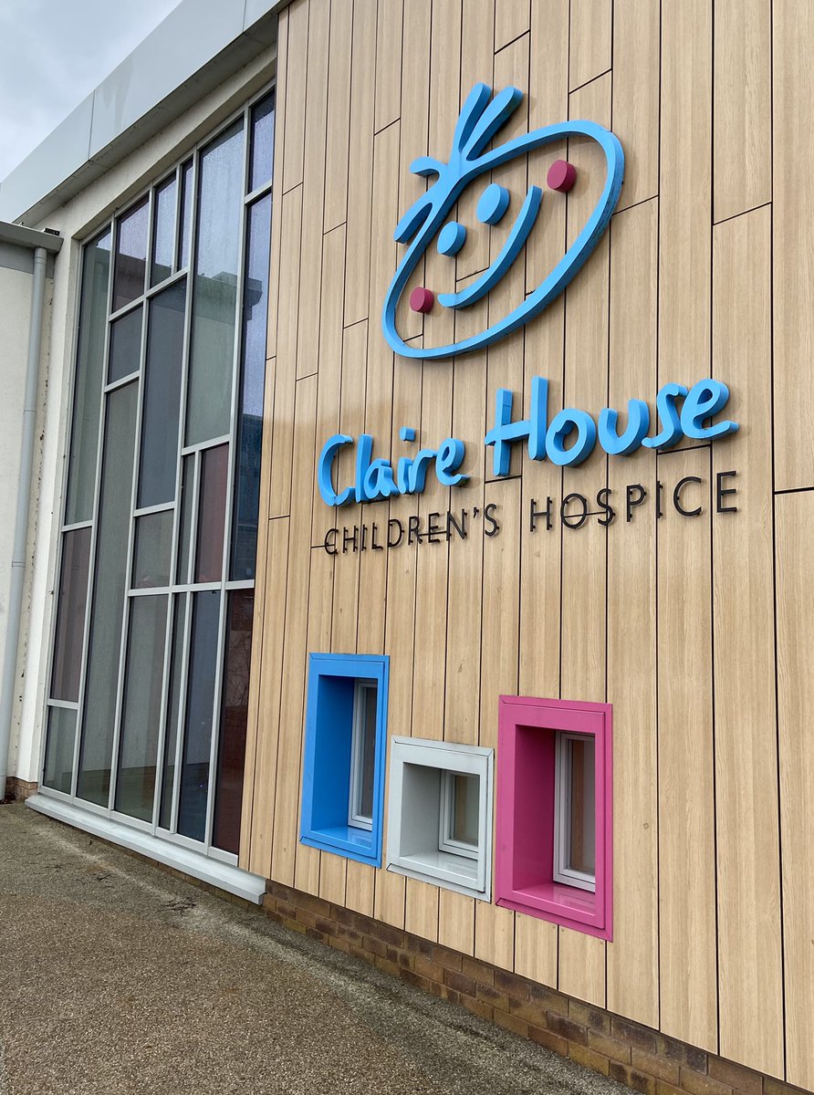 Montcalm_Int's tweet image. Delighted to have installed a cuddle bed into @ClaireHouse this morning.
This bed allows parents the comfort and safety to cuddle up with their loved ones. ❤️ @Montcalm_Int  @Umano_Medical @hospiceuk #everyoneneedsacuddle #montcalmcares