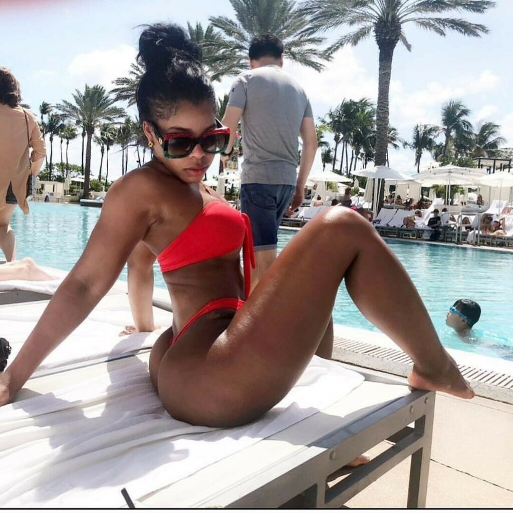 Vixen Ent 😈 on X: Sigan a @ariela.lalangosta que esta de cumple y está  buenisisisma 😍😍😍 #sexymodel #bikini #tropicalvibes #VixenEnt  t.coWq3EQf58no t.co69IuLaclLe  X