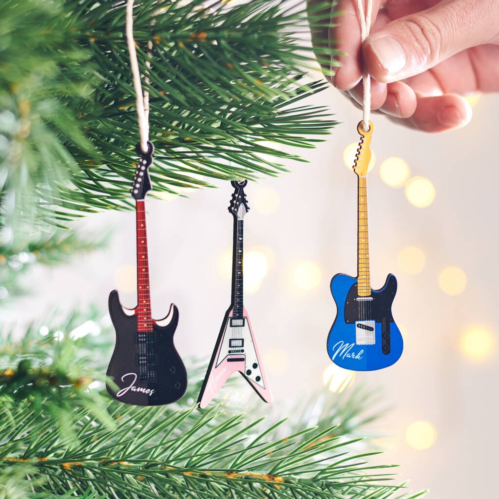 Trying to write a Christmas song this year but it just isn’t happening. Not enough Christmas coming out of my amp.