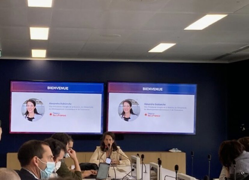 WILCO_startup's tweet photo. [#Workshop #CES] Retour sur un event dynamique qui a mixé #entrepreneurs et #experts la semaine dernière 🤝 Notre partenaire @iledefrance nous a mobilisé pour coacher les 16 #startups qu’ils ont sélectionnées pour exposer au #CES 2022 sur le pavillon French Tech 🤖 https://t.co/qmikROPGcd