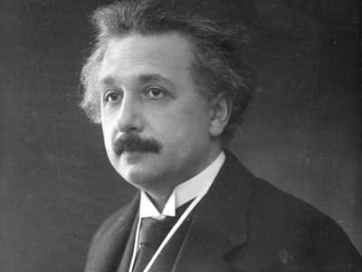RT @AlbertEinstein: On this day in 1932: Albert Einstein is granted an American visa. https://t.co/g0rqIiuO2s