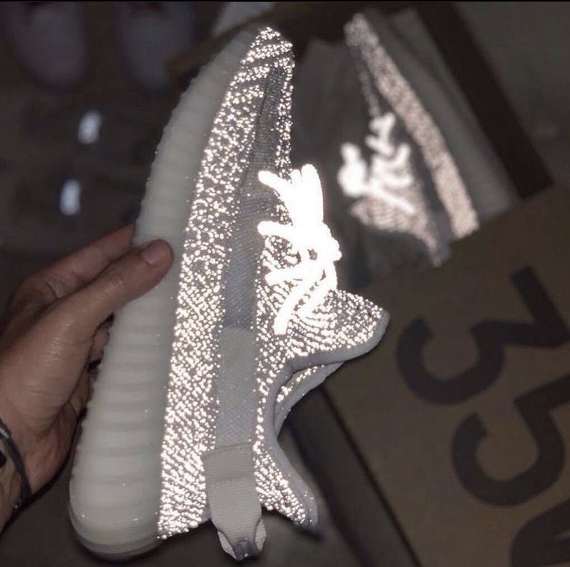 Talal_brands's tweet photo. 🛑 اخر طلب 

Yeezy 350 Static Reflective
ييزي ستاتيك - عاكس

جميلة ورهيبة في اللبس .. ذوق خرافي 😍

#ييزي #الرياض https://t.co/INtUzEbXNh