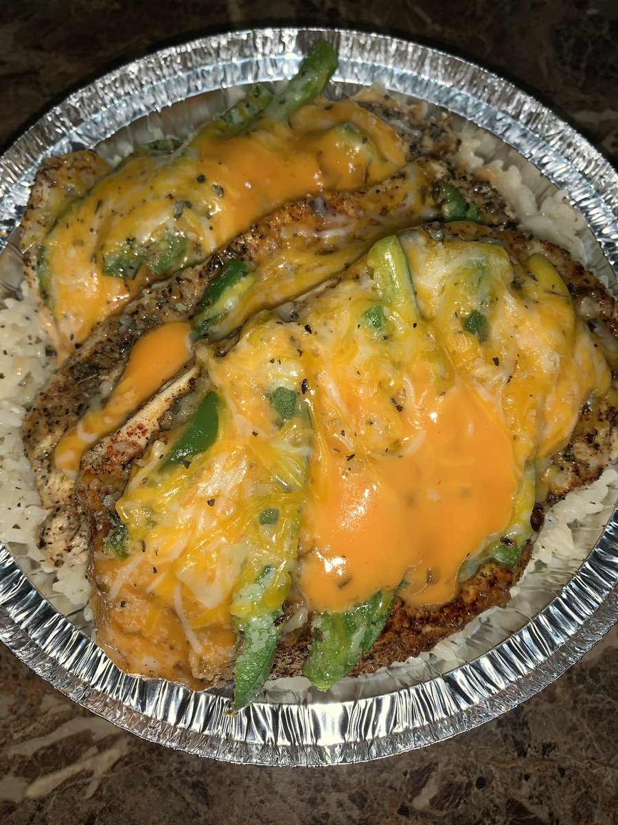 OpenKitchen3's tweet image. Thank you 2021. Looking forward to the moves I have set up for 2022. Just a young black man with a left hand. @CannonBeats215 #SwTopChef #ChefCannon #OpenKitchen215 #GourmetExcellence 💎💎💎